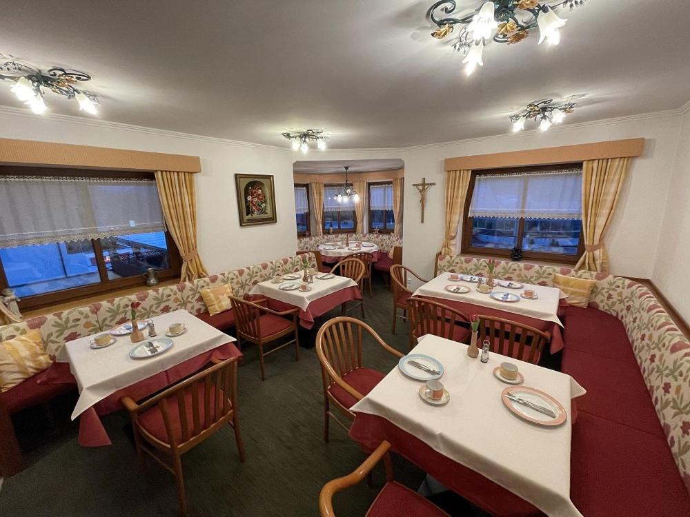 Restaurant-Pension Dorfwirt Bad Kleinkirchheim Exterior photo